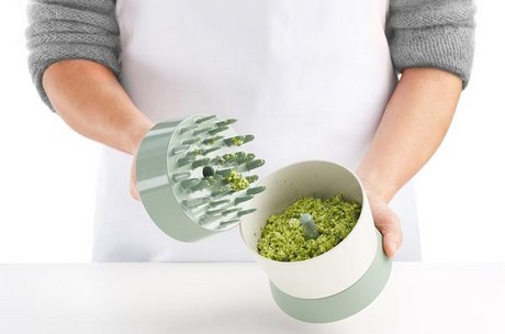 Un sencillo utensilio convierte la coliflor en «arroz»